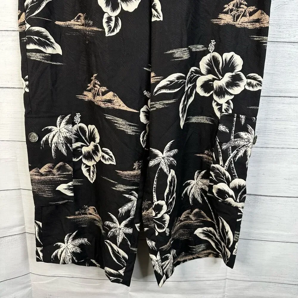 Tommy Bahama Womens size 12 Silk Cropped Wide Leg Hawaiian Cargo Pants Black - Picture 4 of 9
